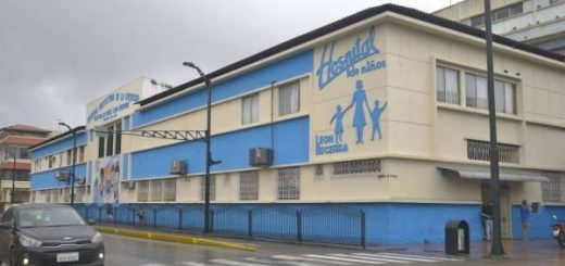 Hospital León Becerra