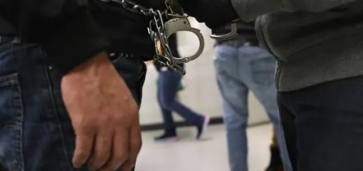 Prisión privada de ICE usó químico tóxico