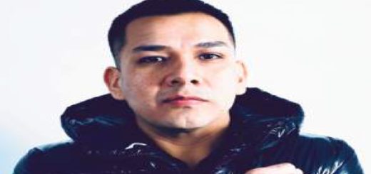 cantautor y productor Rolando Plasencia