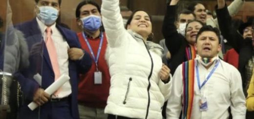 PK apoyará el juicio político