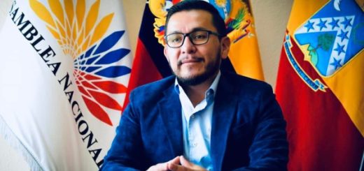 incrementar el IVA al 15 %c