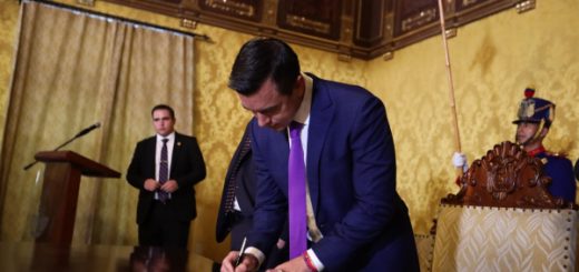 EMCO se elimina por decreto presidencial