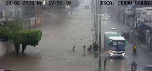 Estragos en Guayaquil por torrencial aguacero