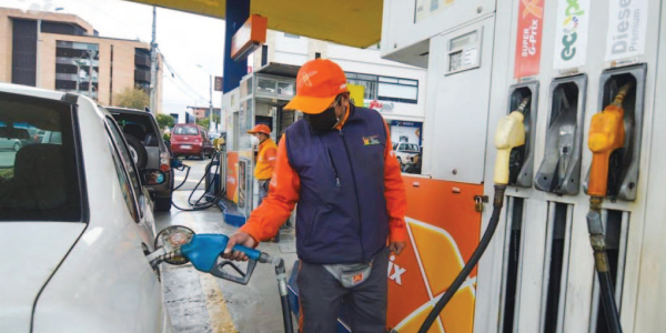 alza de precios de combustibles y gas en Ecuador