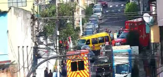 Otra buseta escolar involucrada en un accidente de tránsito en Quito