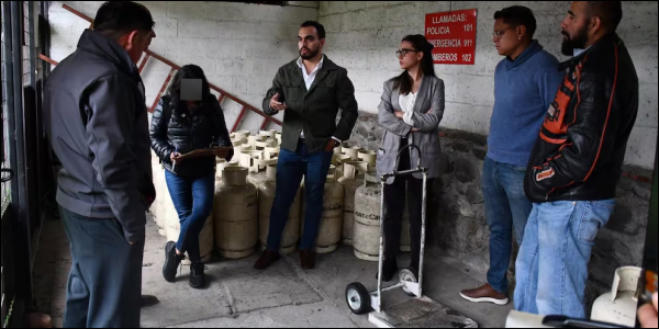 Cuenca: Vendían cilindros de gas a un precio superior al oficial