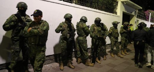 Ecuador acusa a México de hacer un uso indebido de su sede diplomática