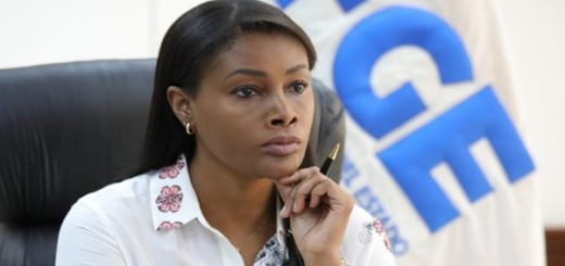 Fiscal Diana Salazar anuncia su embarazo