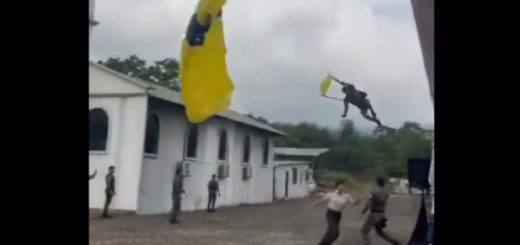 Paracaidista del GOE resultó herido por aparatosa caída en Guayaquil