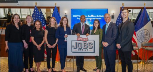 Expanden programa que conecta a estudiantes de CUNY con oportunidades profesionales en industrias emergentes