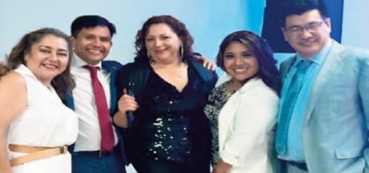 ECUATORIANOS EN TUNGURAHUA POR VICENTE AVILÉS