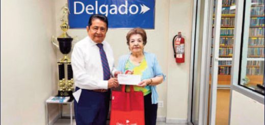 El señor Héctor Delgado se reunió con varios representantes de la comunidad