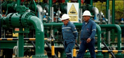 Las pérdidas por la caída en la producción de petróleo alcanzarían los USD 5 millones diarios, según experto