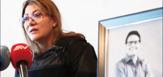 Viuda sabe quién mató a Fernando Villavicencio