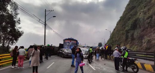 Quito: personas heridas tras accidente de tránsito en la Autopista General Rumiñahui