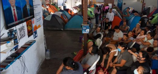 Migrantes varados en la frontera de México temen por posible triunfo de Trump en las presidenciales de EE.UU.