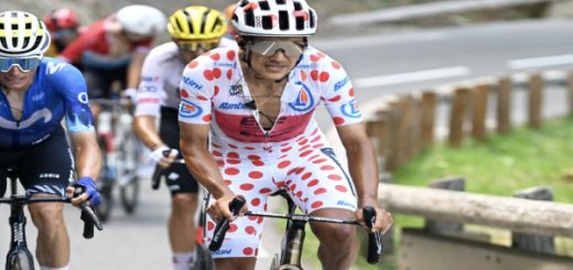 Richard Carapaz, en la cima de los mejores... como siempre