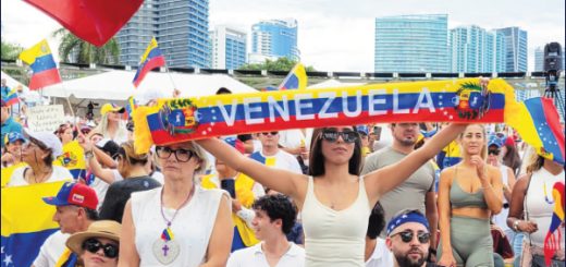 Ecuador decreta amnistía migratoria y regularización