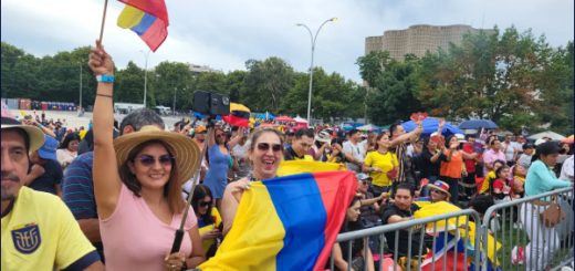 Ecuatorianos, a mucho orgullo celebran su festival