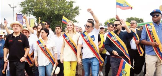 Presidente Daniel Noboa y la Primera Dama Lavinia Valbonesi engalanaron el desfile ecuatoriano de Nueva York