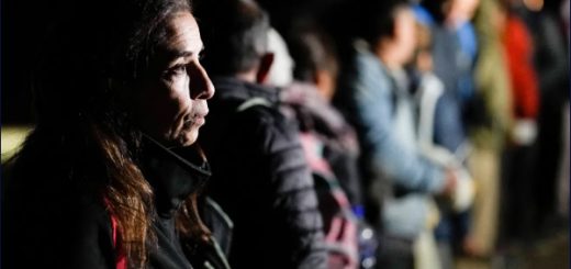 Republicanos ponen en juego medio millón de votos al oponerse a “parole” para cónyuges de indocumentados